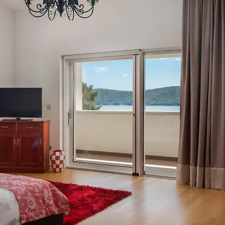 Luxury Maja Zablace *