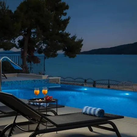 Luxury Maja Zablace شيبينيك