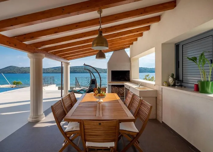 Luxury Maja Zablace וילה שיבניק